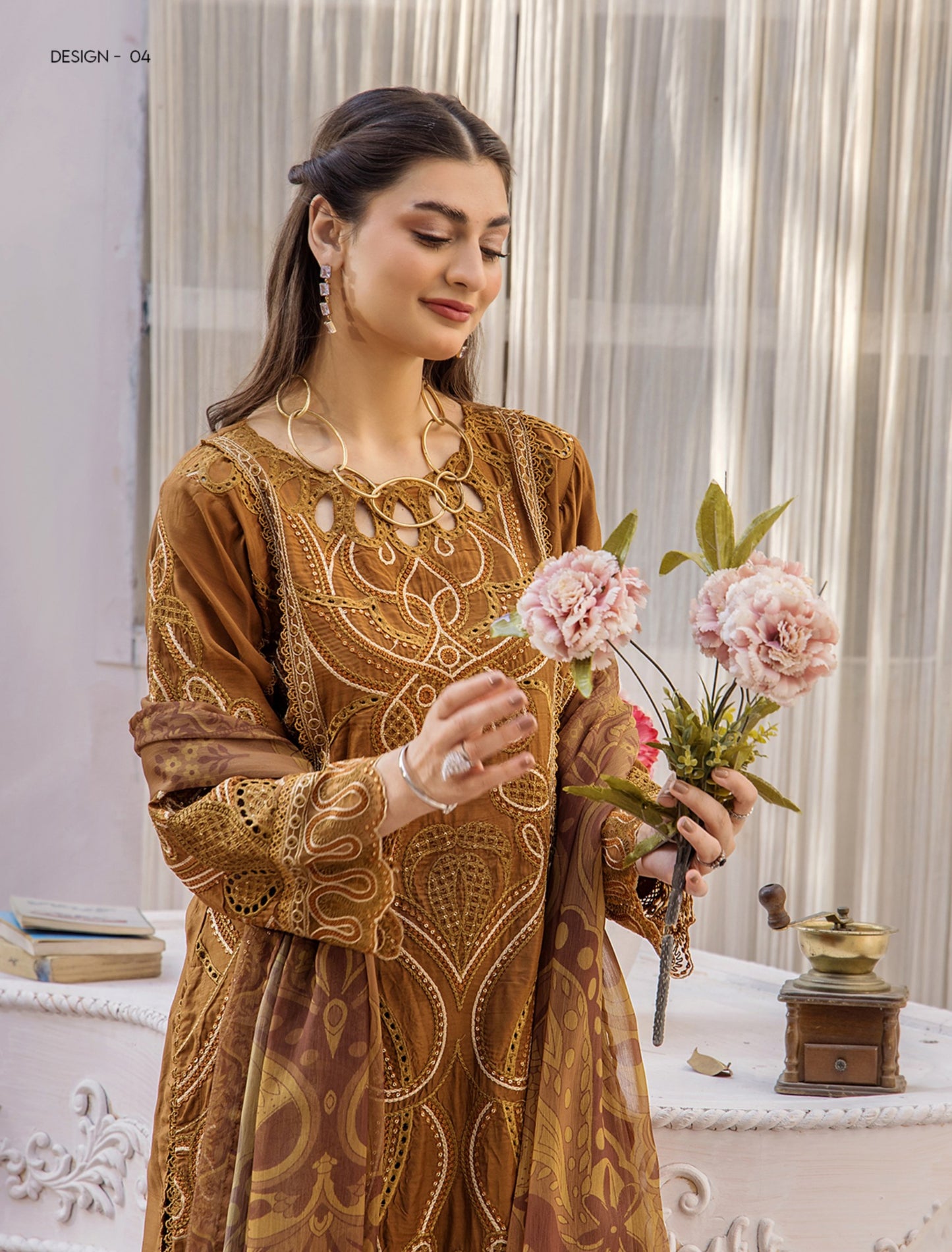 Mehnoor Traditional Thread Suraya – RTW Viscose Collection04