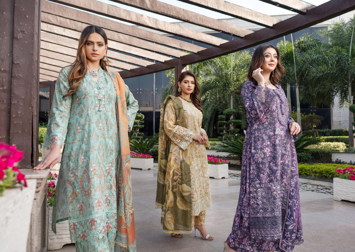 MUNIRA | EMBROIDERED LINEN READYMADE Saara03