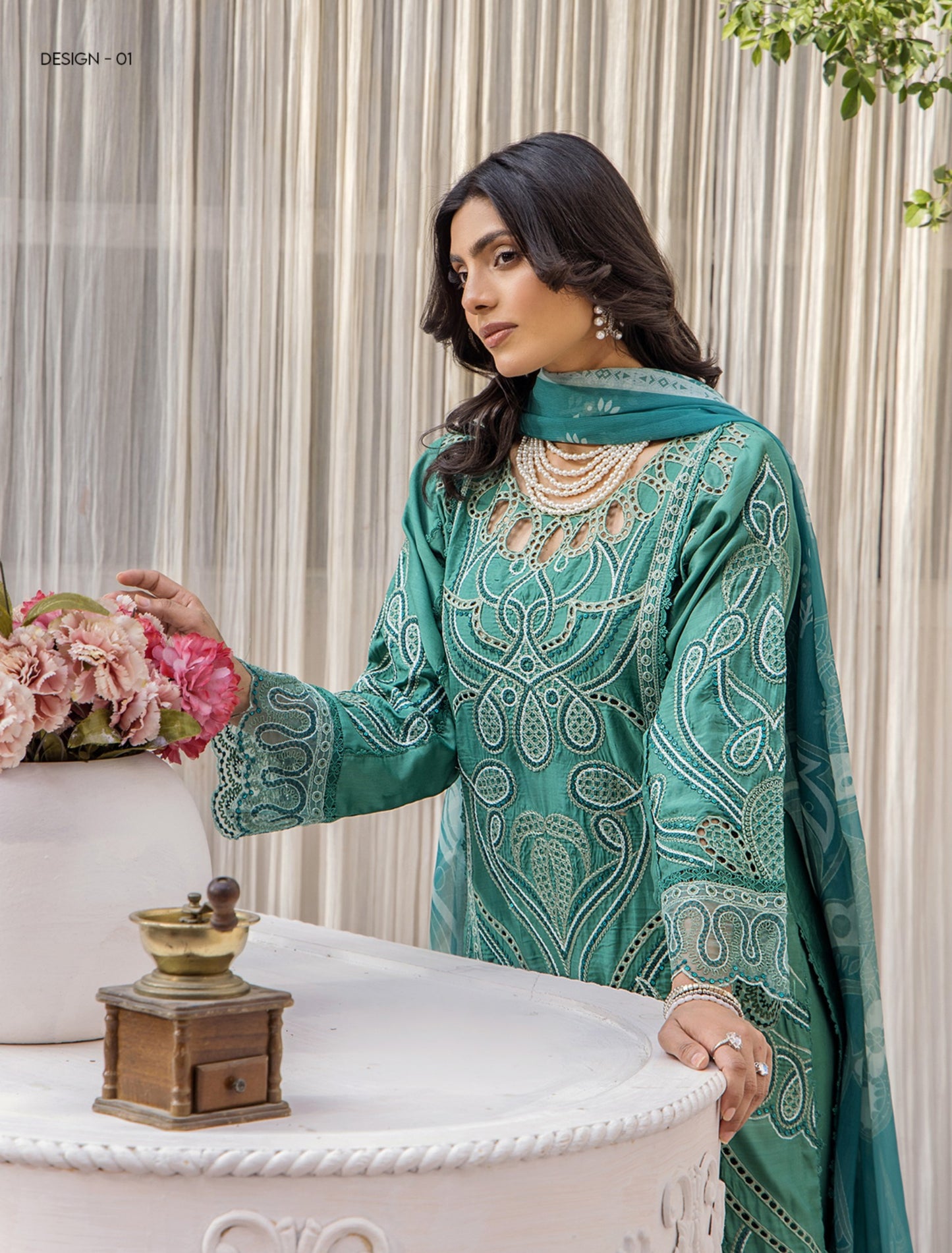 Mehnoor Traditional Thread Suraya – RTW Viscose Collection01