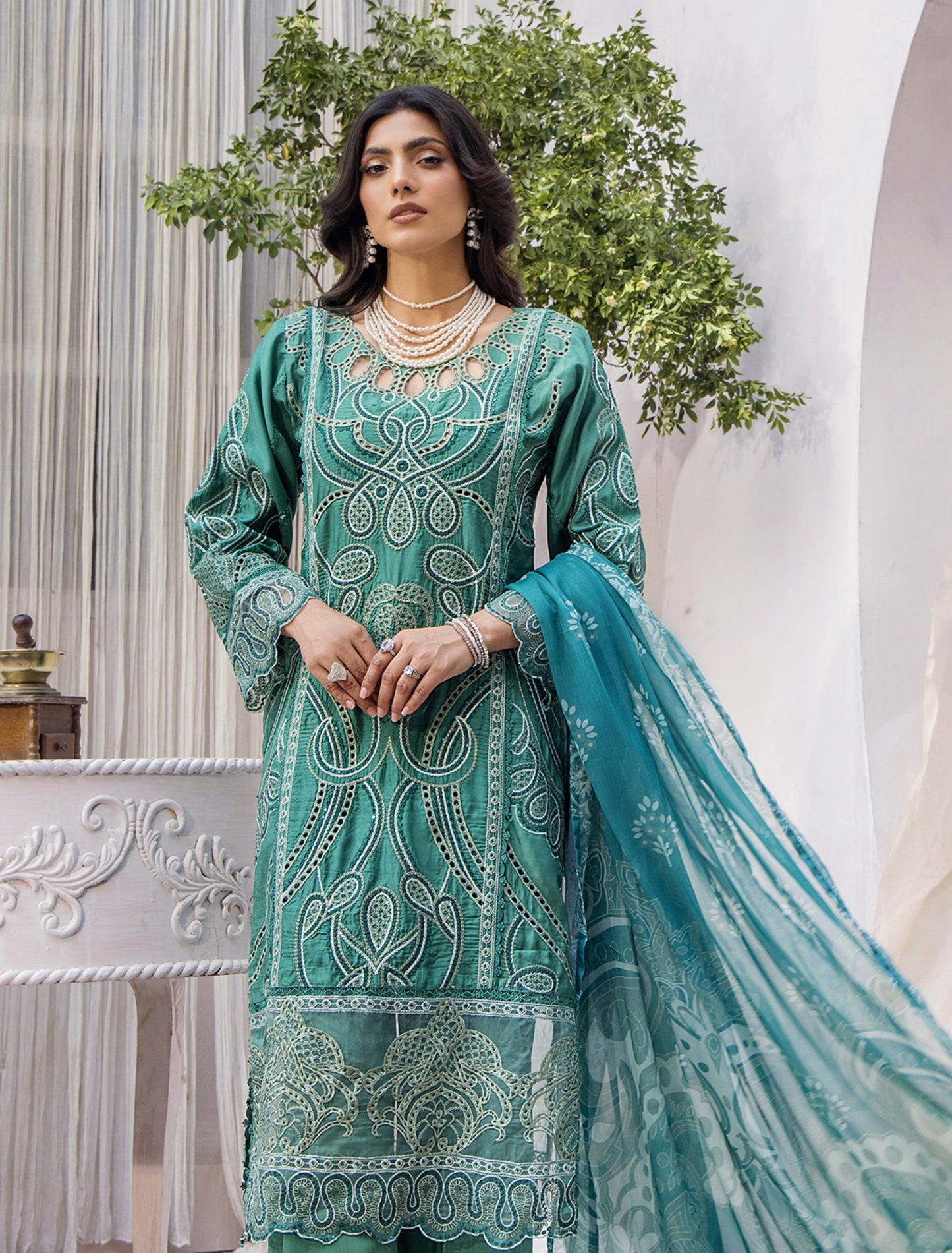 Mehnoor Traditional Thread Suraya – RTW Viscose Collection01