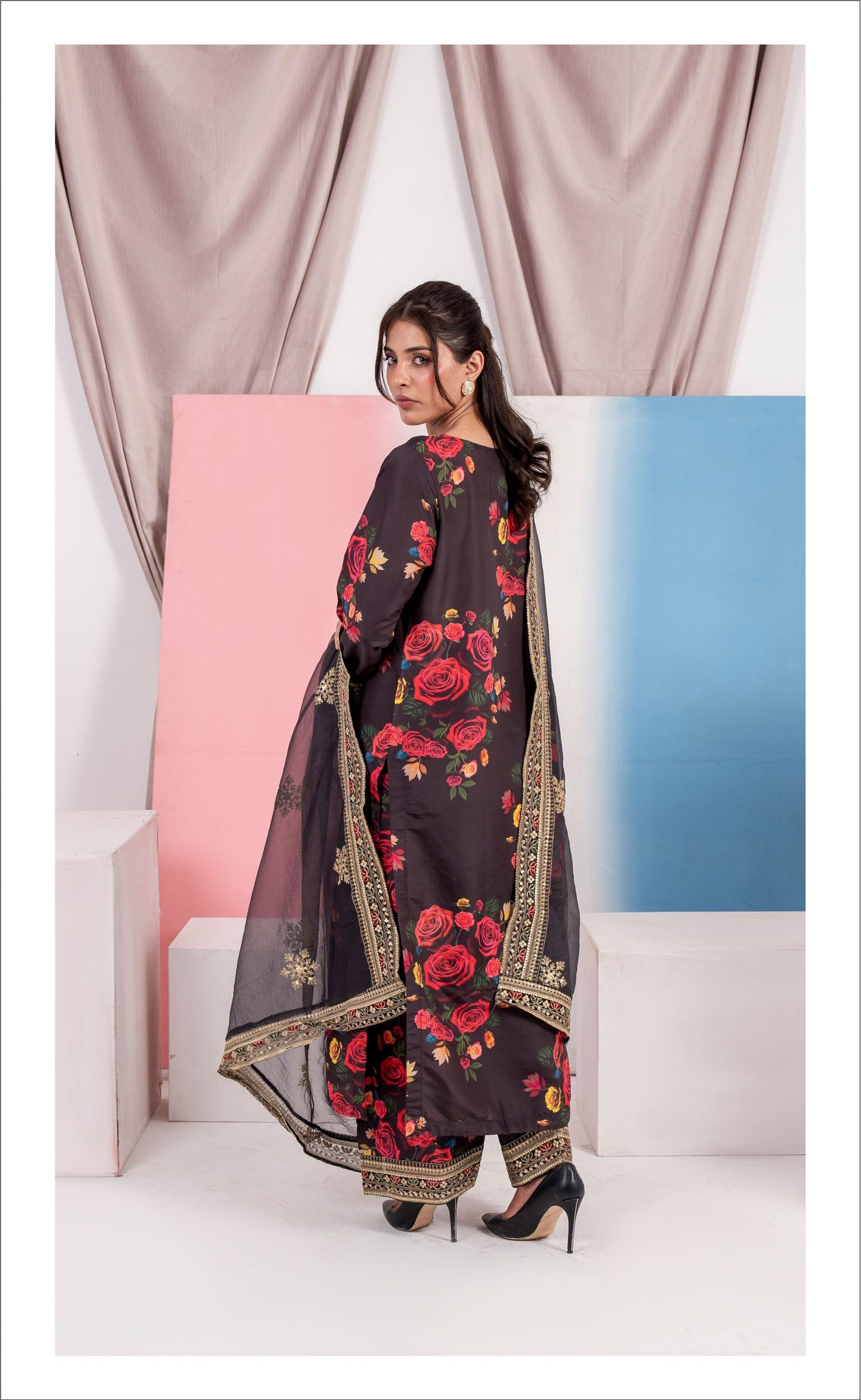 ELSA LUXURY EMBOIDERY COLLECTION SS25