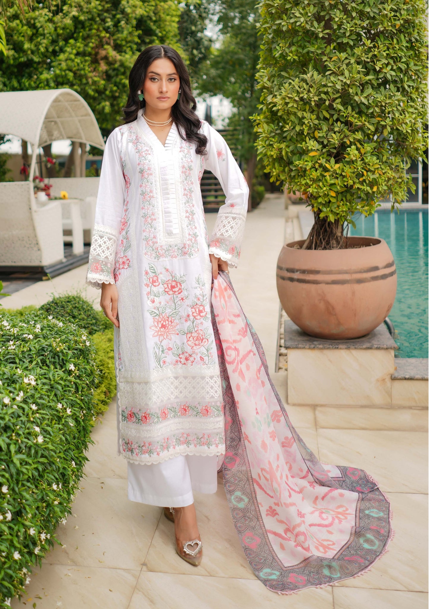 MUNIRA | EMBROIDERED LAWN READYMADE |SS27