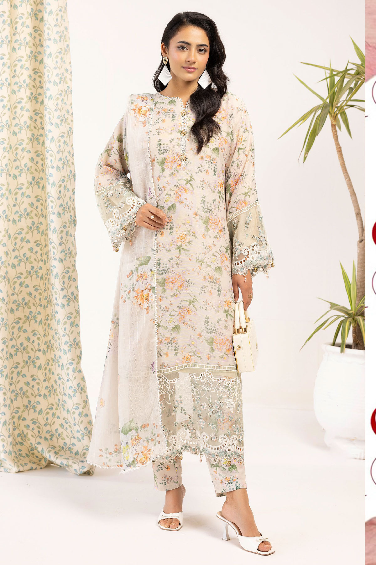SIMRANS ‘LIBAAS-E-KHAAS’ | EMBROIDERED MONAR READYMADE | SM852 - S&S