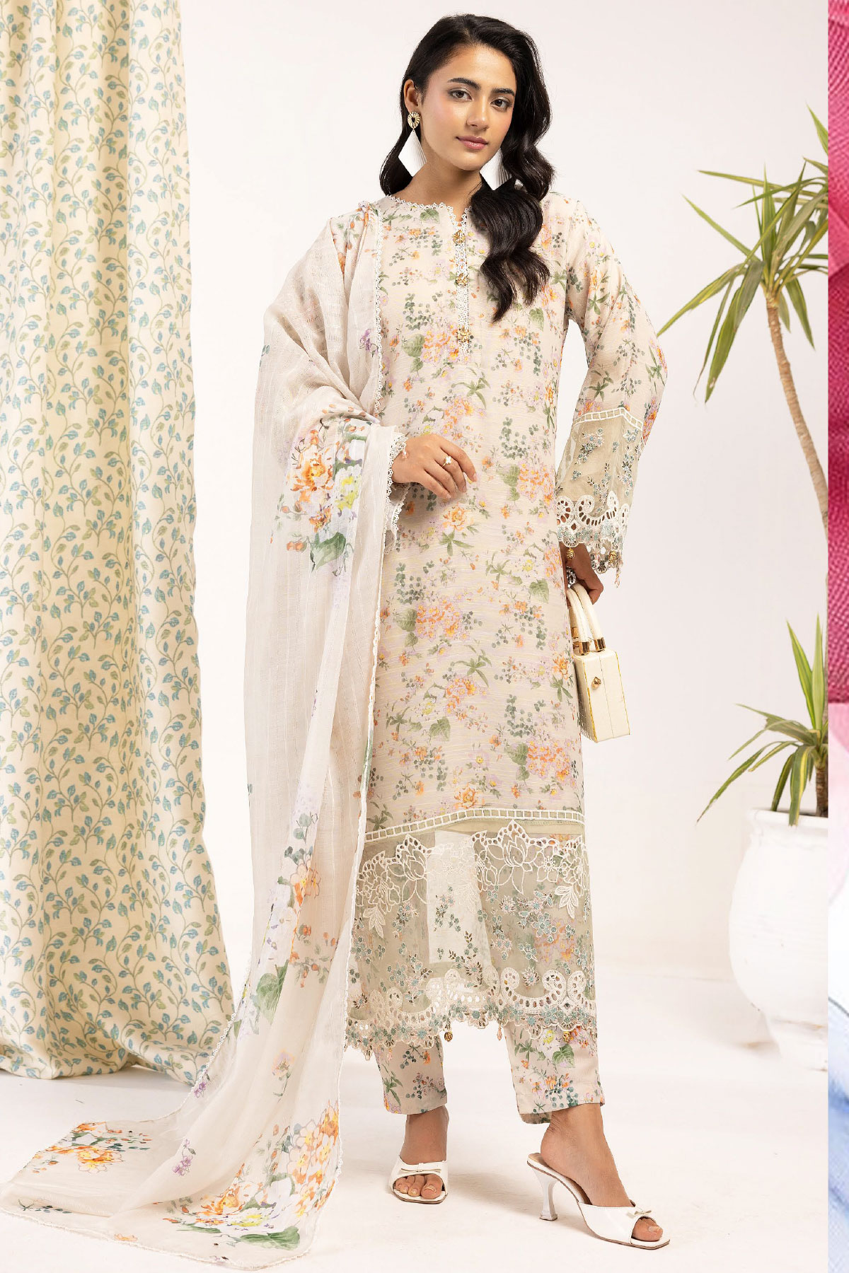 SIMRANS ‘LIBAAS-E-KHAAS’ | EMBROIDERED MONAR READYMADE | SM852 - S&S