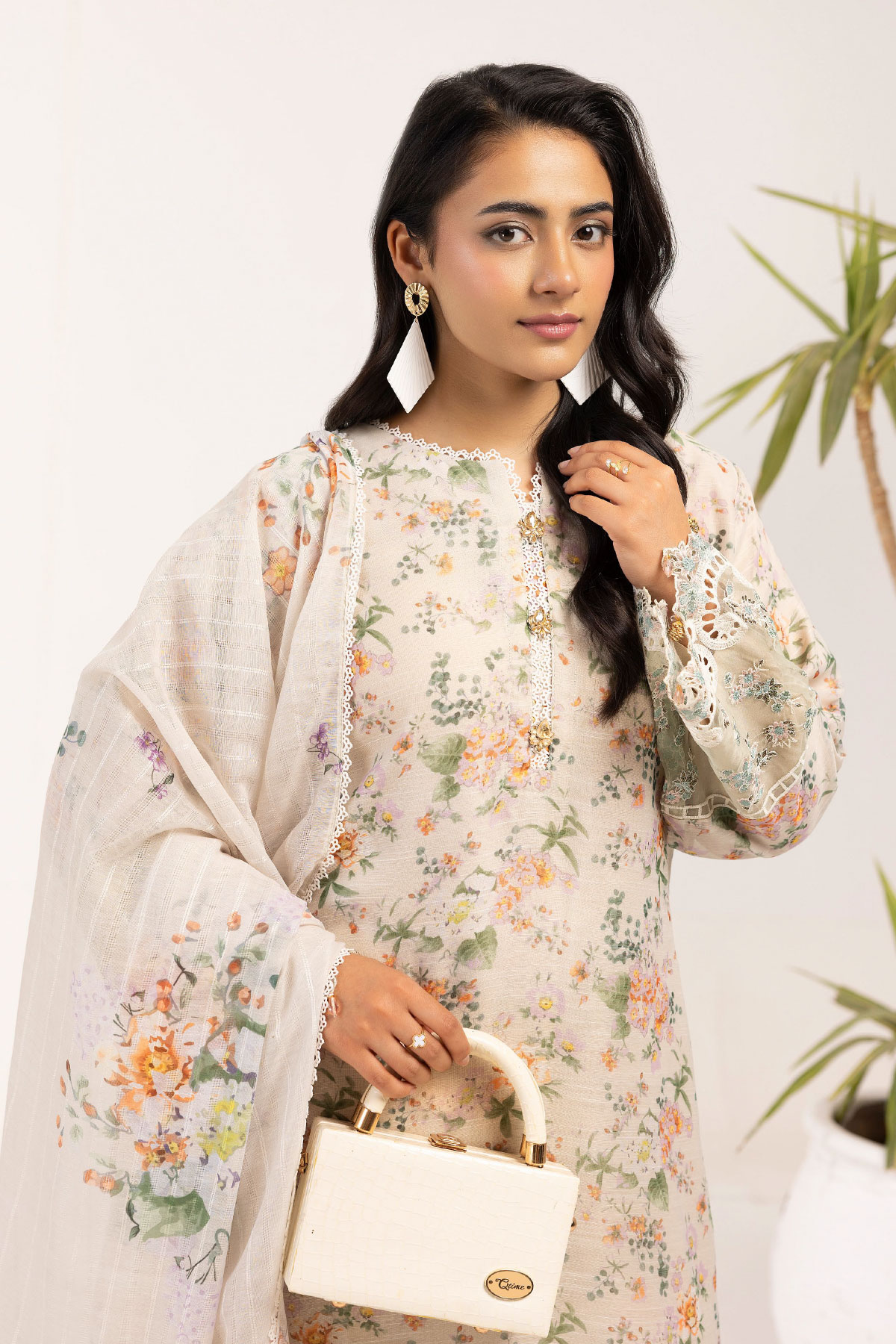 SIMRANS ‘LIBAAS-E-KHAAS’ | EMBROIDERED MONAR READYMADE | SM852 - S&S