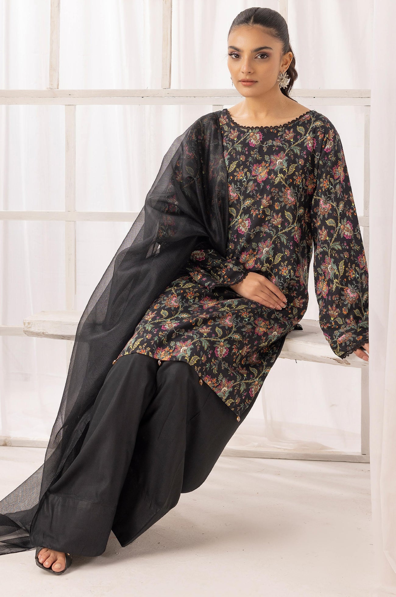 SIMRANS NAKHRA FLORAL ARABIC LAWN SUIT WITH CHIFFON DUPATTA READYMADE 01 - S&S