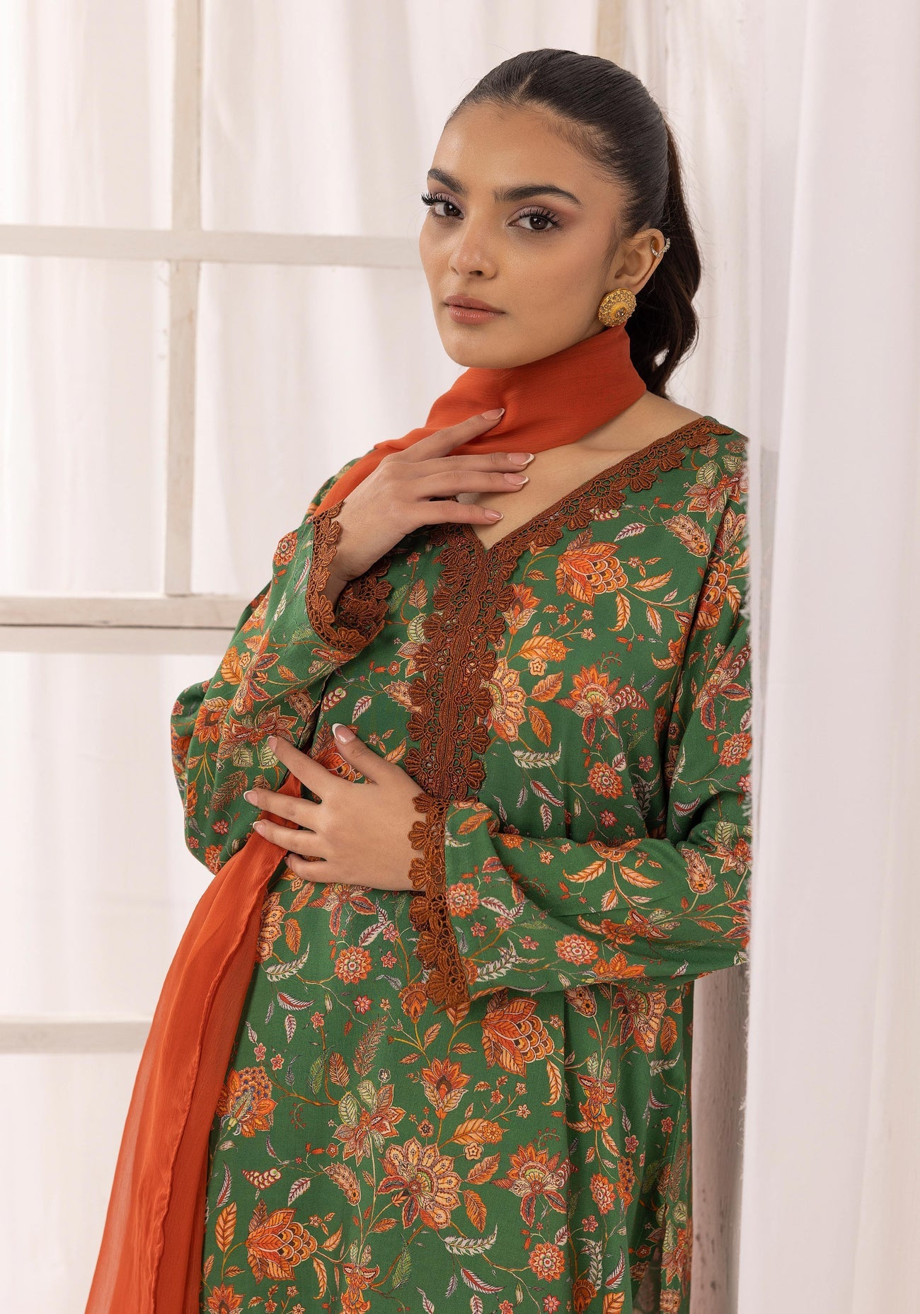 SIMRANS NAKHRA FLORAL ARABIC LAWN SUIT WITH CHIFFON DUPATTA READYMADE 03 - S&S