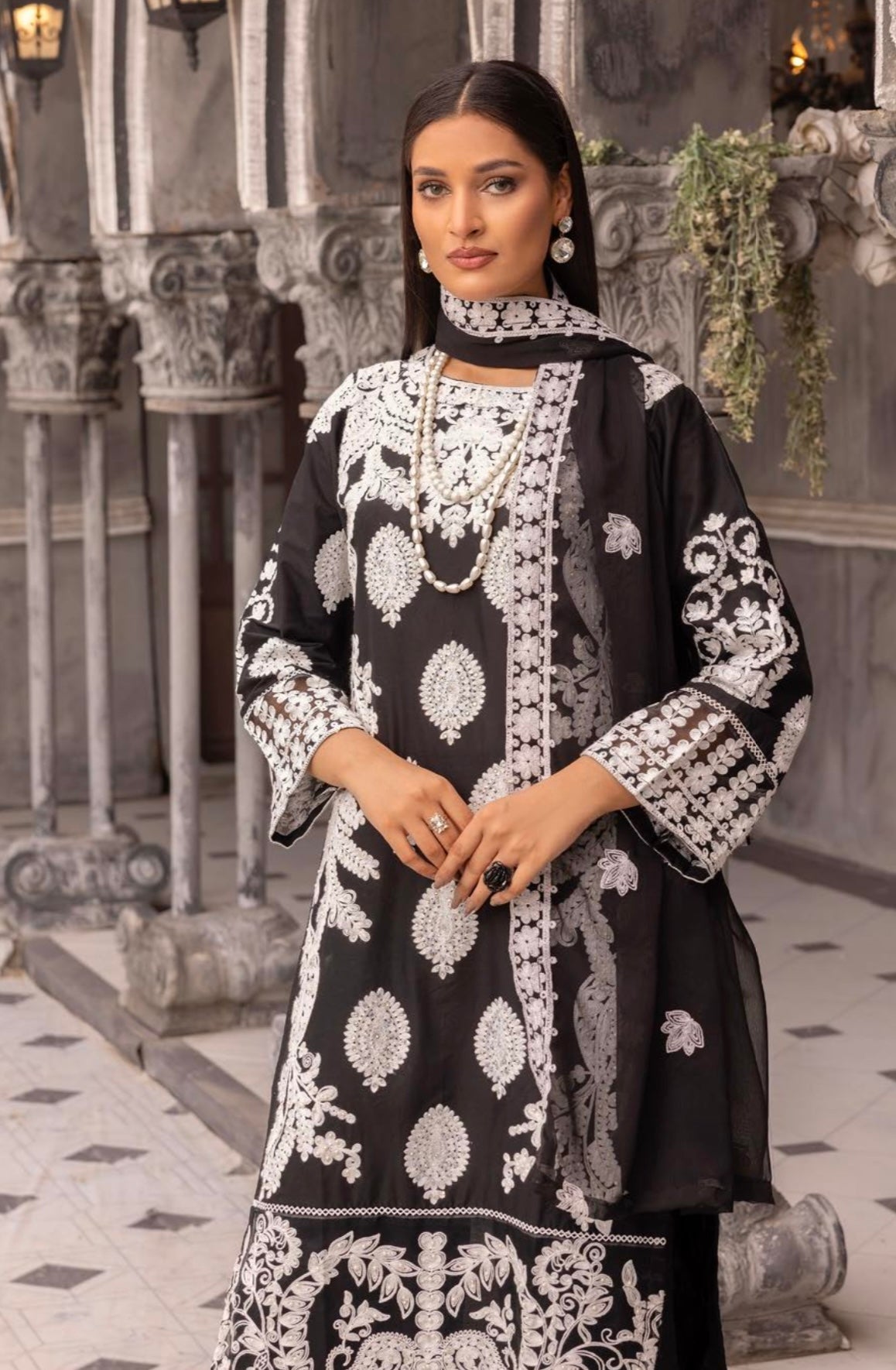 SIMRANS ‘KISMET’ | EMBROIDERED LINEN HANDWORK READYMADE | SM761