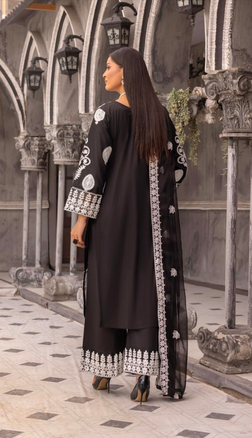 SIMRANS ‘KISMET’ | EMBROIDERED LINEN HANDWORK READYMADE | SM761