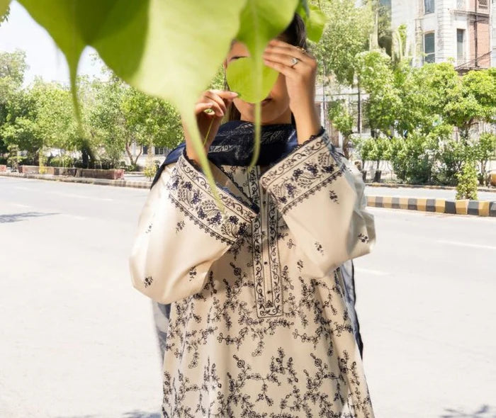 CASUALLITE ‘SPECIAL ’ | EMBROIDERED COTTON 3PC READYMADE | SAARA SPECIAL543