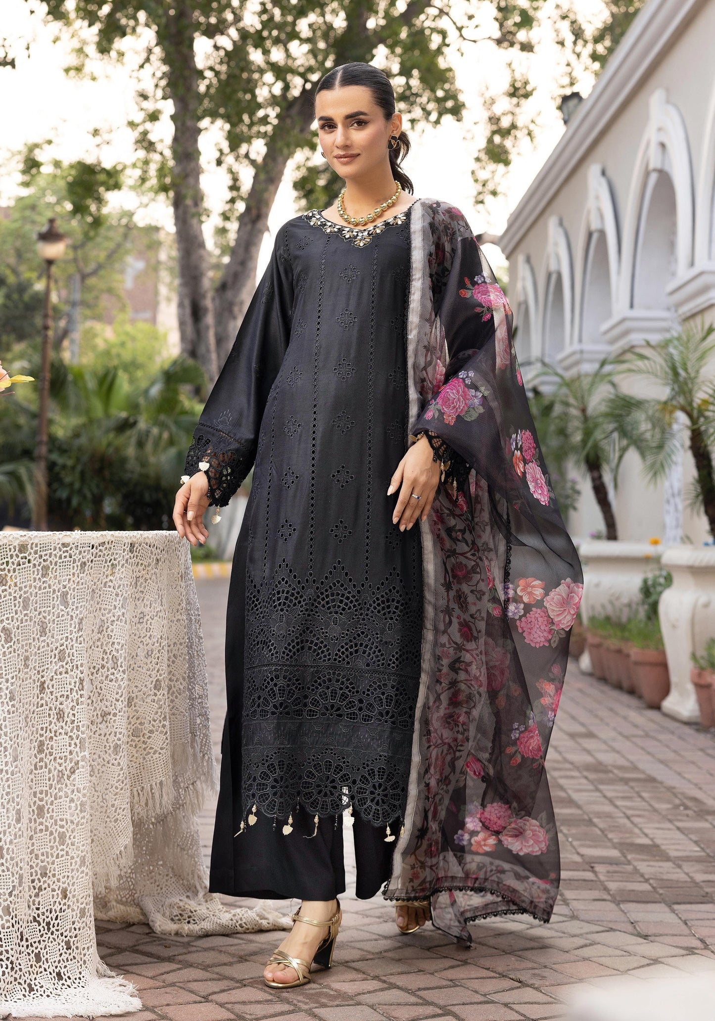 SIMRANS LUXURY HANDWORK CHICKNKARI 3PC READYMADE 505