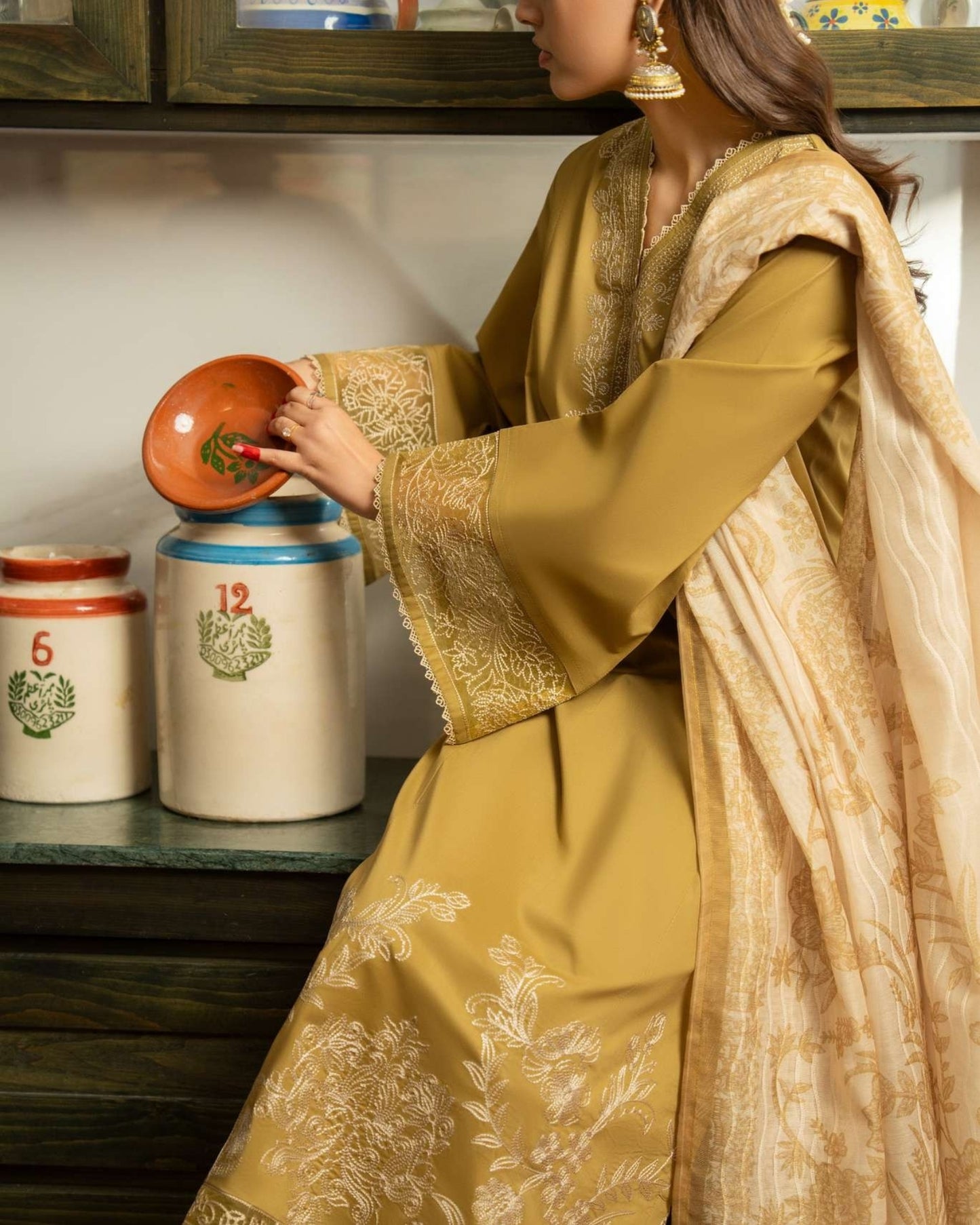 CASUALLITE ‘SIRF TUMHARI’| EMBROIDERED COTTON 3PC READYMADE | SAARA SPECIAL-404
