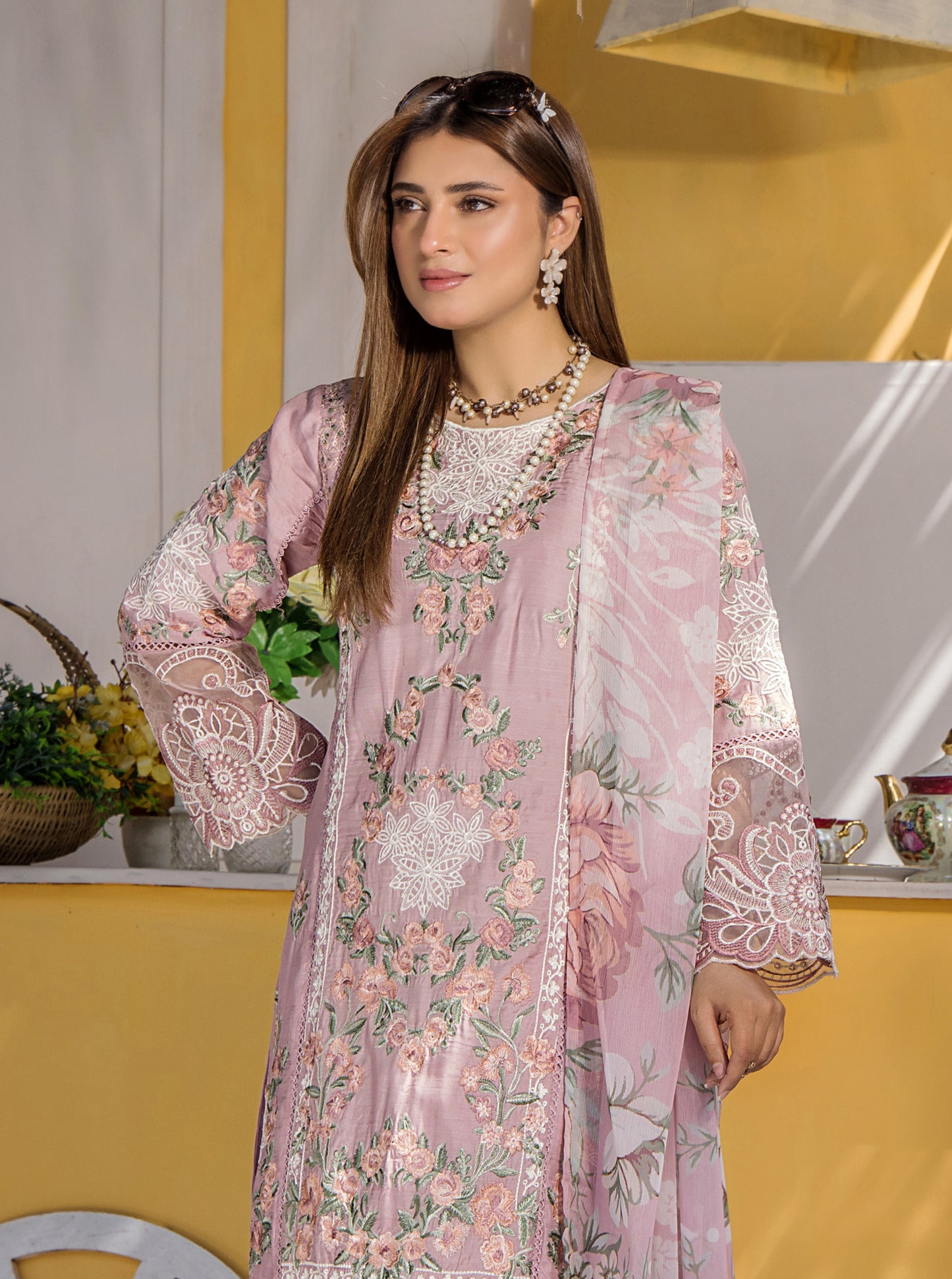 Mehnoor Traditional Thread Mulaika RTW Viscos 02