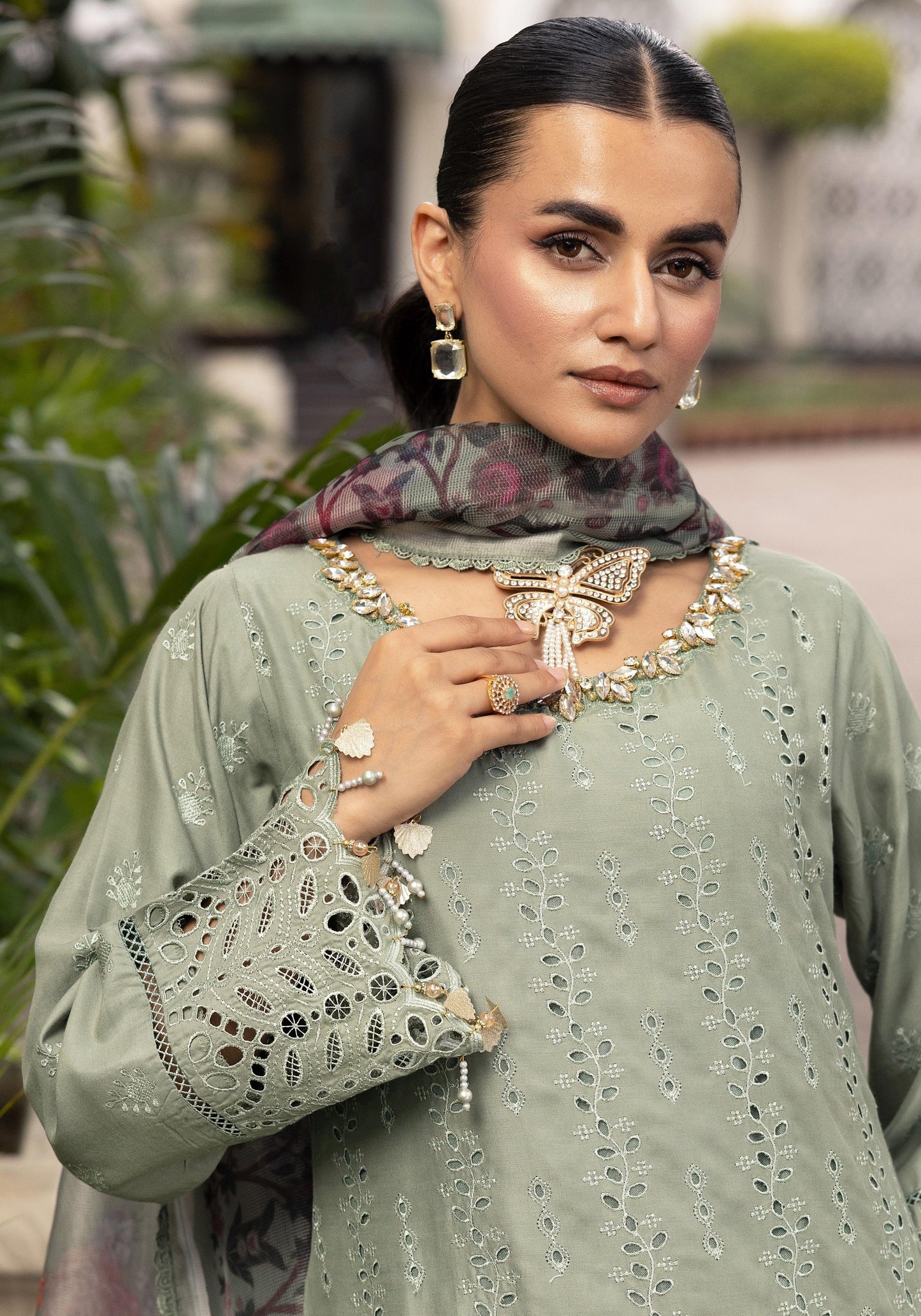 SIMRANS LUXURY HANDWORK CHICKNKARI 3PC READYMADE 504