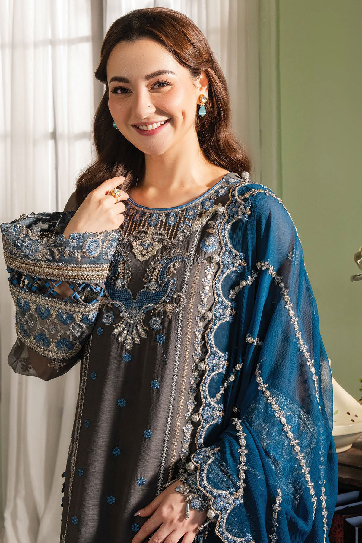 SIMRANS Hania Amir collection 3 piece Kashud embroidered suit readymade 905 - S&S