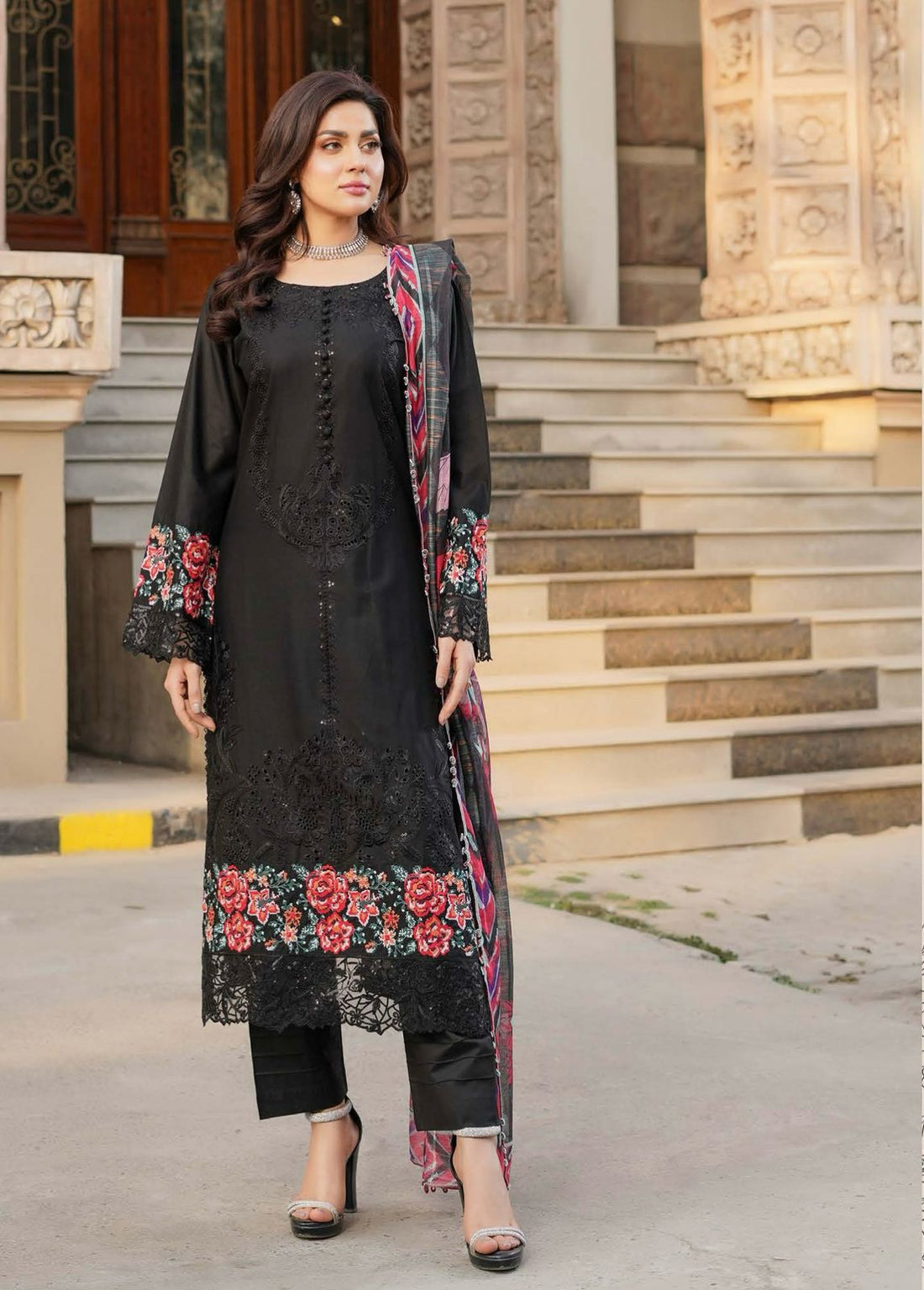 MUNIRA | EMBROIDERED LINEN READYMADE | MGL010 - S&S