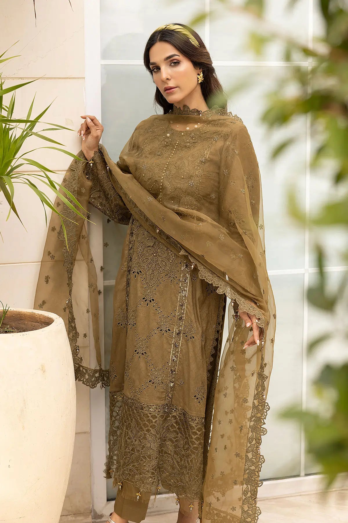 SIMRANS IVANA LUXE CHIKANKARI EID COLLECTION 3 PIECE READYMADE SUIT 789