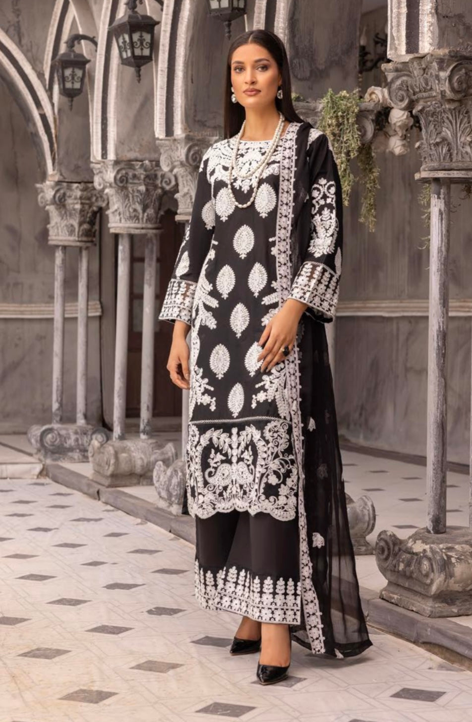 SIMRANS ‘KISMET’ | EMBROIDERED LINEN HANDWORK READYMADE | SM761