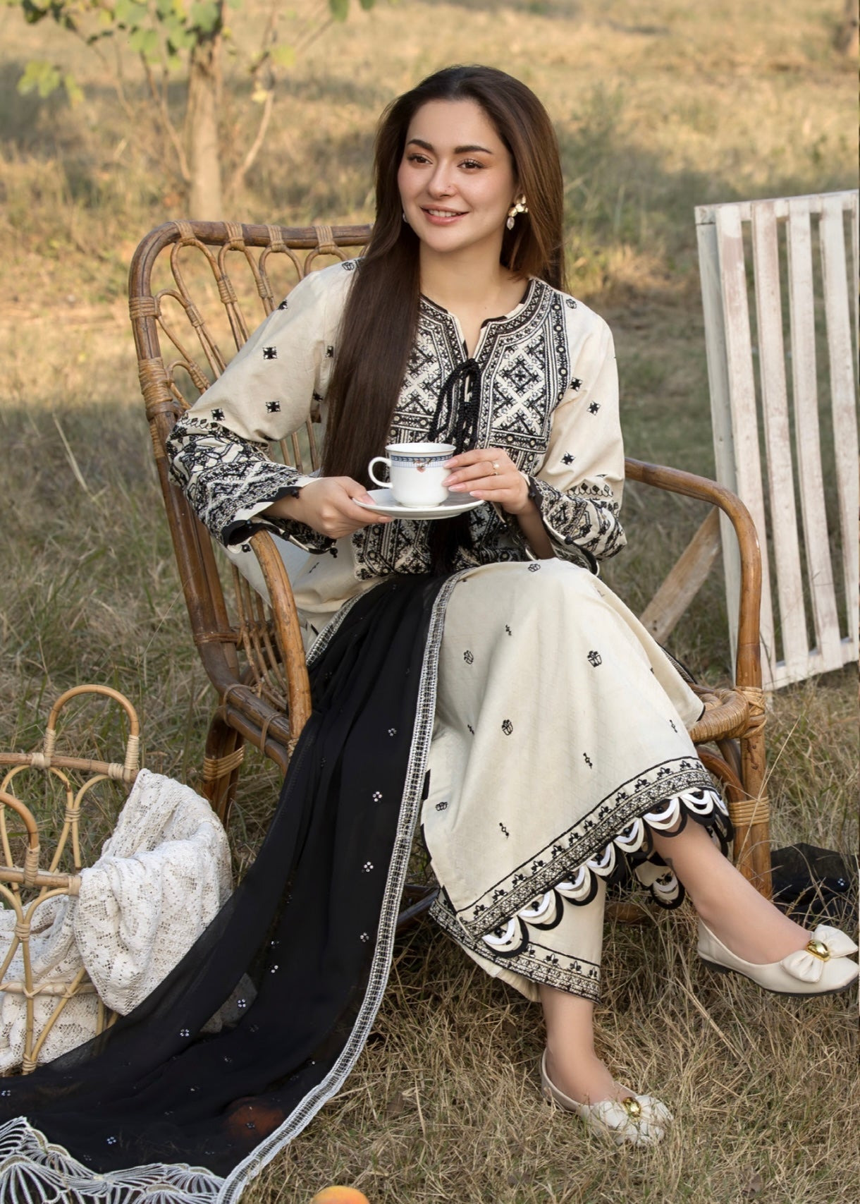 SIMRANS Janaan lavish Eid 2025 3 piece jacquard collection SMJ02