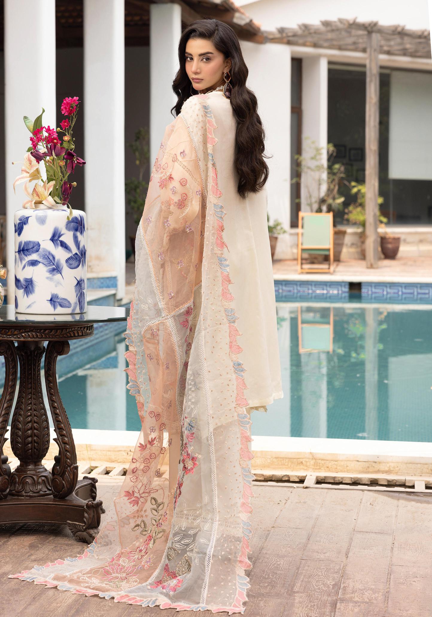 SIMRANS Khaas premium 3 piece mummy & me Ledies  Eid outfit.