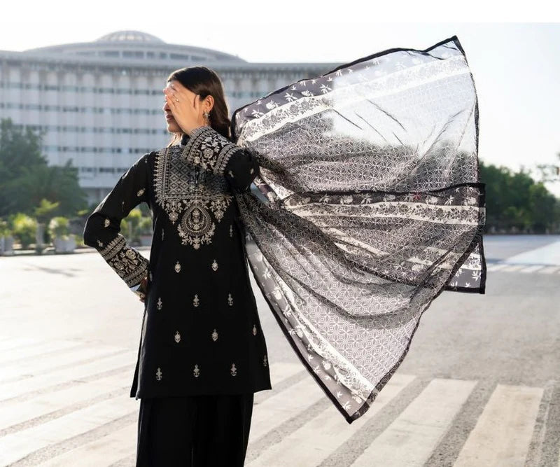 CASUALLITE ‘SPECIAL ’ | EMBROIDERED COTTON 3PC READYMADE | SAARA SPECIAL544
